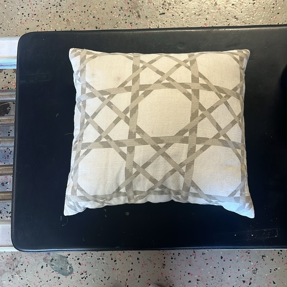 Good cousin pillow - Picture 2 of 3